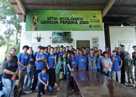 Adolescentes de Batayporã vivenciam aprendizado ambiental em visita a sítio ecológico de Jateí