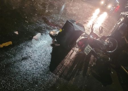 Motoentregador morre ao bater em caminhão estacionado em Maracaju