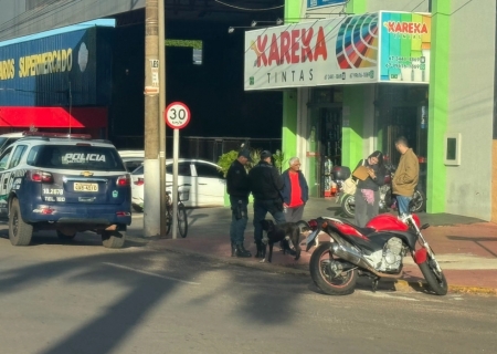 Motociclista fica ferido após colisão no centro de Nova Andradina
