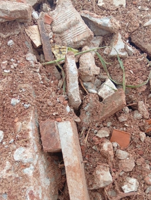 Moradores denunciam descarte de entulho em estrada do Bairro União e alertam para riscos a ciclistas e motoristas
