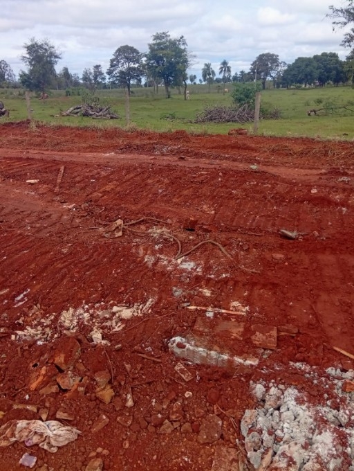 Moradores denunciam descarte de entulho em estrada do Bairro União e alertam para riscos a ciclistas e motoristas