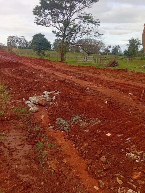 Moradores denunciam descarte de entulho em estrada do Bairro União e alertam para riscos a ciclistas e motoristas