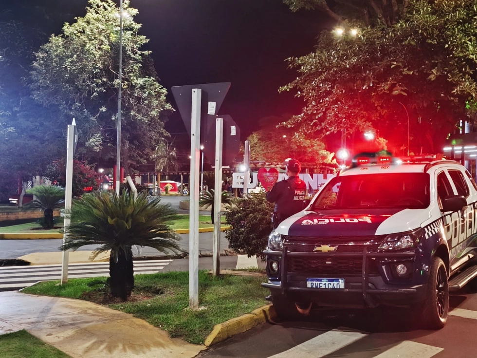 PM conduz motorista por “cantar pneu” em Ivinhema