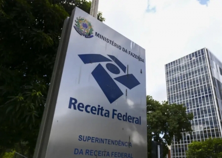 Receita paga nesta terça maior lote de restituição do IR da história