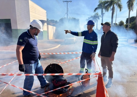 Teste com fumaça auxilia identificação de irregularidades na rede de esgoto em Batayporã