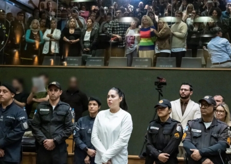 Monique Medeiros deixa cadeia no RJ após receber perdão judicial no caso Henry Borel