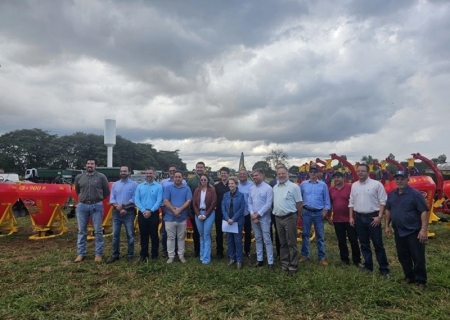 Nova Andradina e Batayporã recebem máquinas para fortalecer agricultura familiar