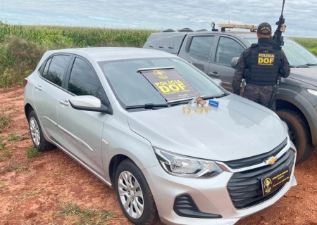 Passageiro em carro de aplicativo é preso pelo DOF portando pistola e munições