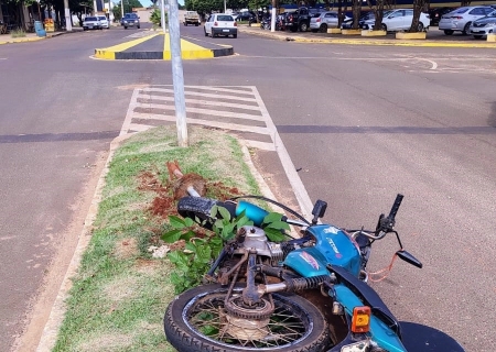 Queda de moto mobiliza Bombeiros e deixa jovem ferido em Ivinhema