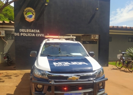 Motociclista fica ferido após colisão entre carro e moto em Angélica
