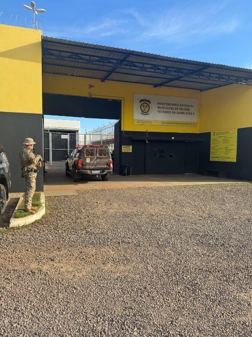 Suspeito de liderar facção é transferido pela Defron em Caarapó