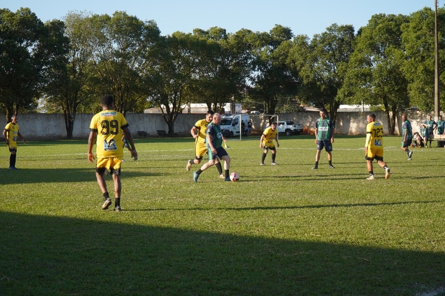 Campeonatos Municipais de Futebol Society consagram campeões das categorias Veteranos 40+ e Livre em Batayporã