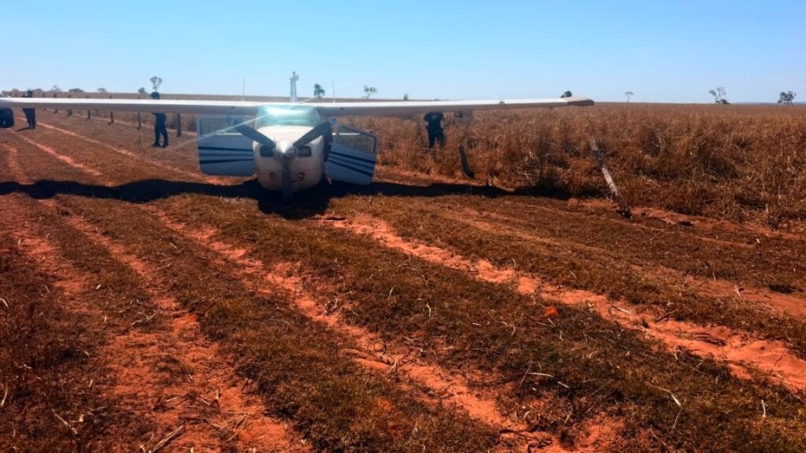 Avião suspeito vindo da Bolívia é interceptado pela FAB e faz pouso forçado em São Gabriel do Oeste