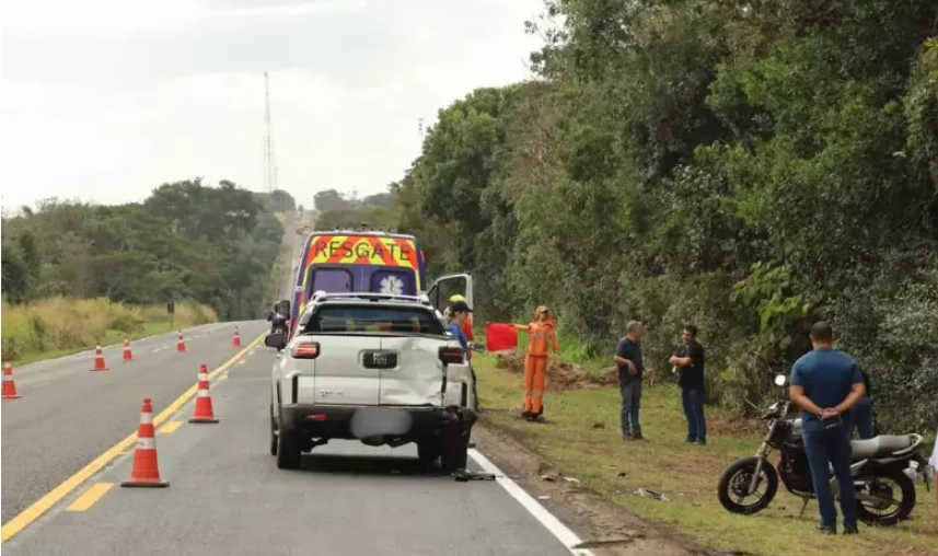 Motociclista morre após colidir na traseira de veículo parado em trecho de pare e siga na BR-163 em Campo Grande
