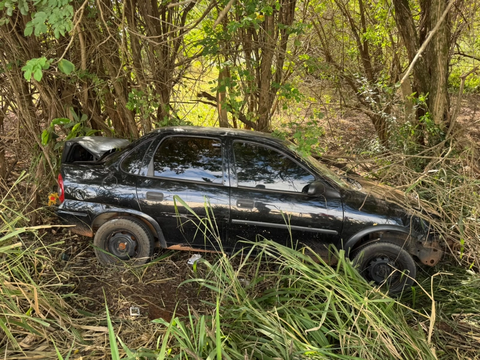 Motorista perde controle, sai da pista e é socorrido na MS-134 entre Batayporã e Nova Andradina