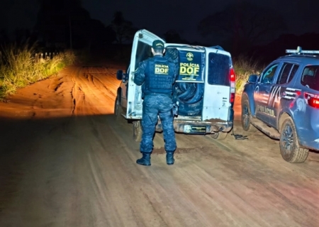 Veículo carregado com pneus contrabandeados é apreendido em Mundo Novo