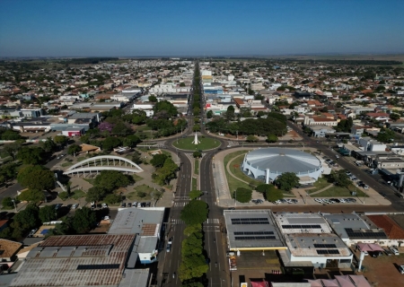 COMDEMA define plano de renovação da arborização urbana de Nova Andradina