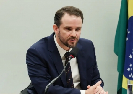 Durigan diz que dívida do Brasil é menor do que a de grandes economias, mas segue elevada