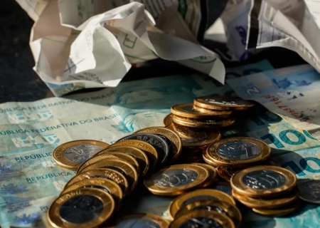 Economia cresce 0,7% em maio, puxada por consumo das famílias, diz FGV