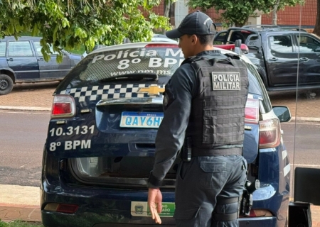 Em Nova Andradina, motorista embriagado é preso após bater carro em muro de residência