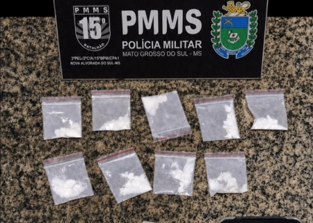 Jovem é preso e dois adolescentes são apreendidos por tráfico de drogas em Nova Alvorada do Sul