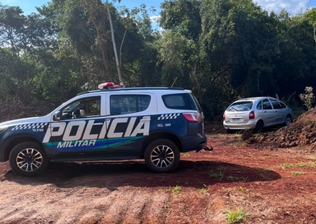 Veículo suspeito é encontrado escondido em mata em Maracaju