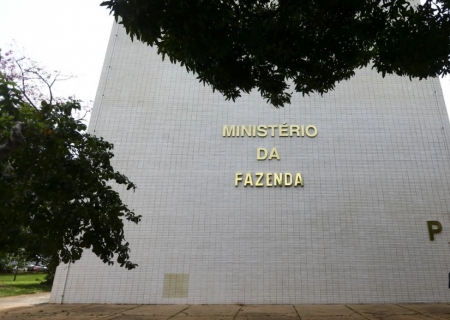 Projeção oficial de inflação sobe para 5,1%, com estouro da meta