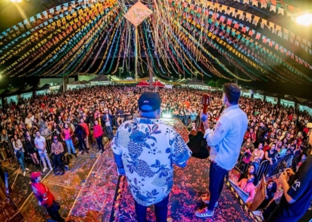 Câmara aprova projeto que proíbe 'cercadinhos' em frente aos palcos de eventos públicos