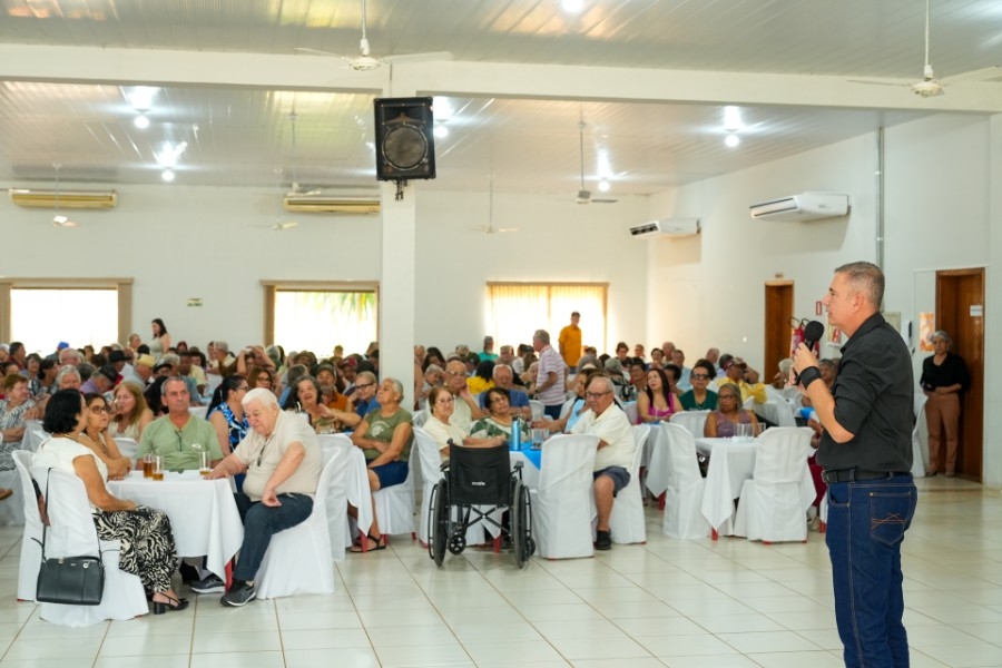 Celebração especial pelo Dia dos Pais reúne 650 idosos do Projeto Conviver