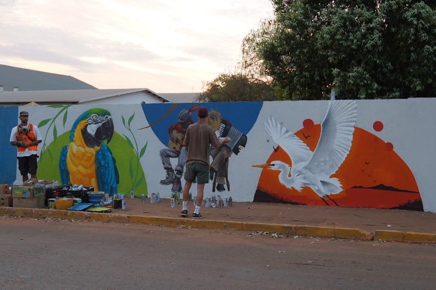 Oficina de grafite transforma muro de escola em espaço de arte e expressão em Batayporã