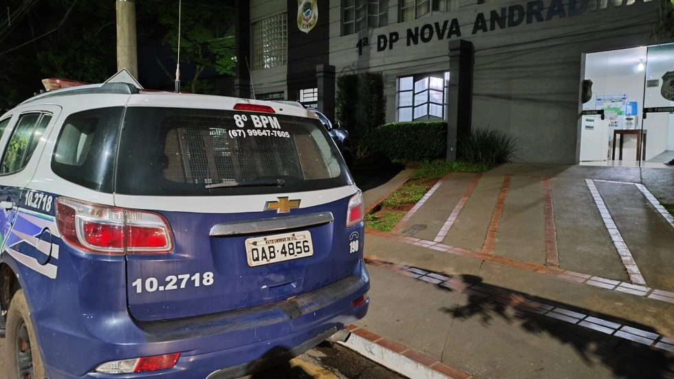 Motociclista registra boletim após atropelar cachorro solto em rua de Nova Andradina