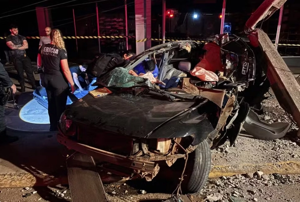 Jovem morre após bater carro em poste em Amambai