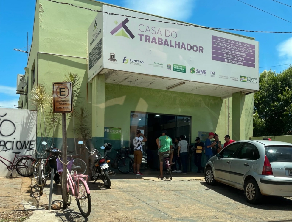 Nova Andradina abre semana com 106 vagas em 25 ocupações