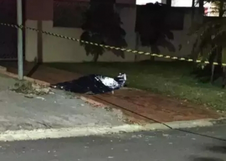 Mulher é morta a facadas e companheiro é procurado por suspeita de feminicídio em Rio Verde de Mato Grosso
