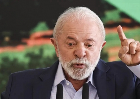 Atitude irresponsável, diz Lula após revogação de visto de embaixadora