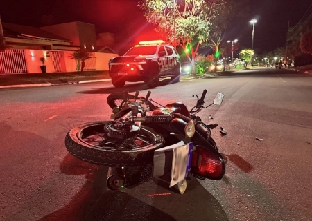 Motociclista fica ferida após colisão com caminhonete em Ivinhema