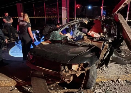 Jovem morre após bater carro em poste em Amambai