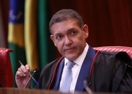 Urna eletrônica é patrimônio da democracia, diz presidente do TSE