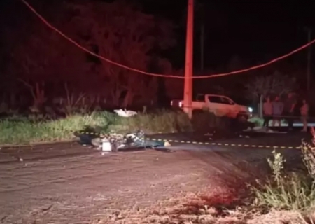 Dois jovens morrem após motocicleta atingir poste na MS-166, em Antônio João