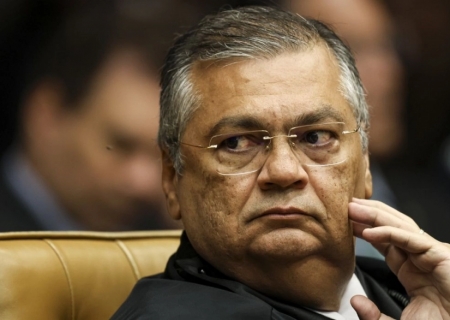 Dino diz ser alvo de 'agressões e injustiças' após operação contra fonte de jornalista