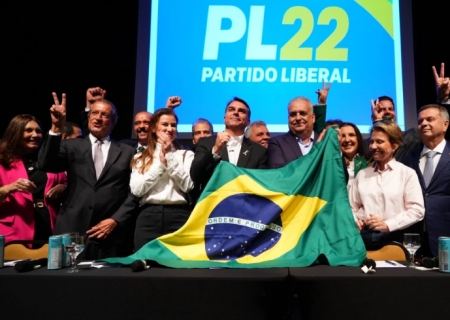 Flávio anuncia Alfredo Gaspar como vice em chapa pura à Presidência