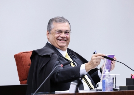 Flávio Dino é sorteado relator de pedido da PF para investigar Lulinha
