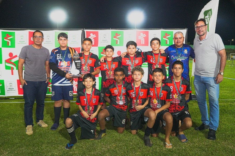 Nova iluminação do Andradão é entregue durante final do Campeonato Municipal de Futebol Society