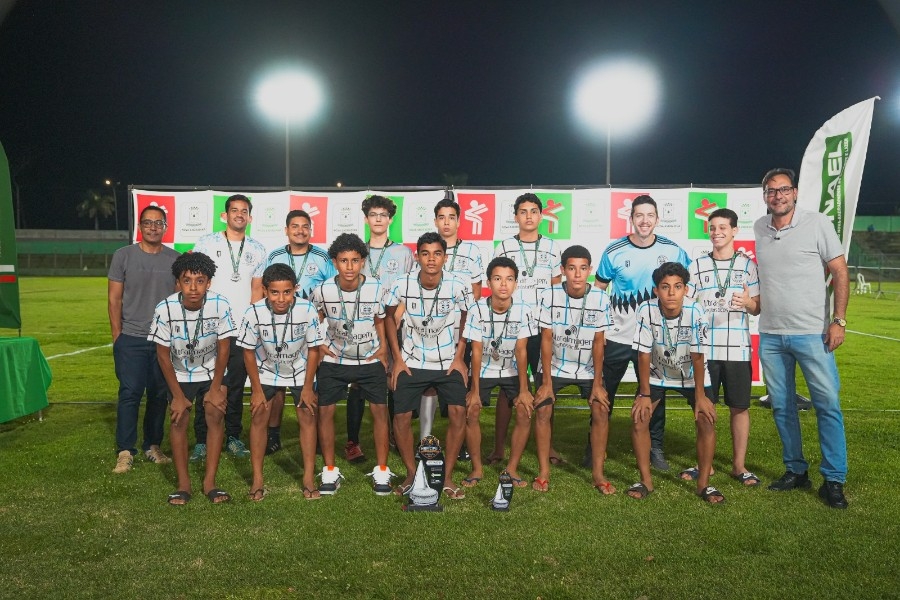 Nova iluminação do Andradão é entregue durante final do Campeonato Municipal de Futebol Society