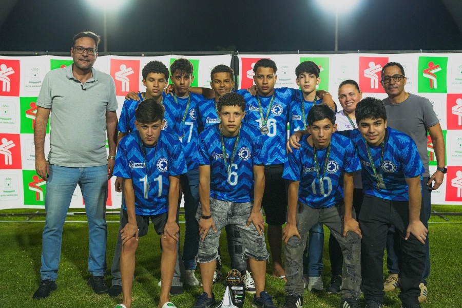 Nova iluminação do Andradão é entregue durante final do Campeonato Municipal de Futebol Society