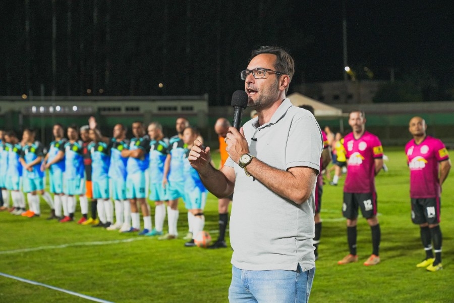 Nova iluminação do Andradão é entregue durante final do Campeonato Municipal de Futebol Society
