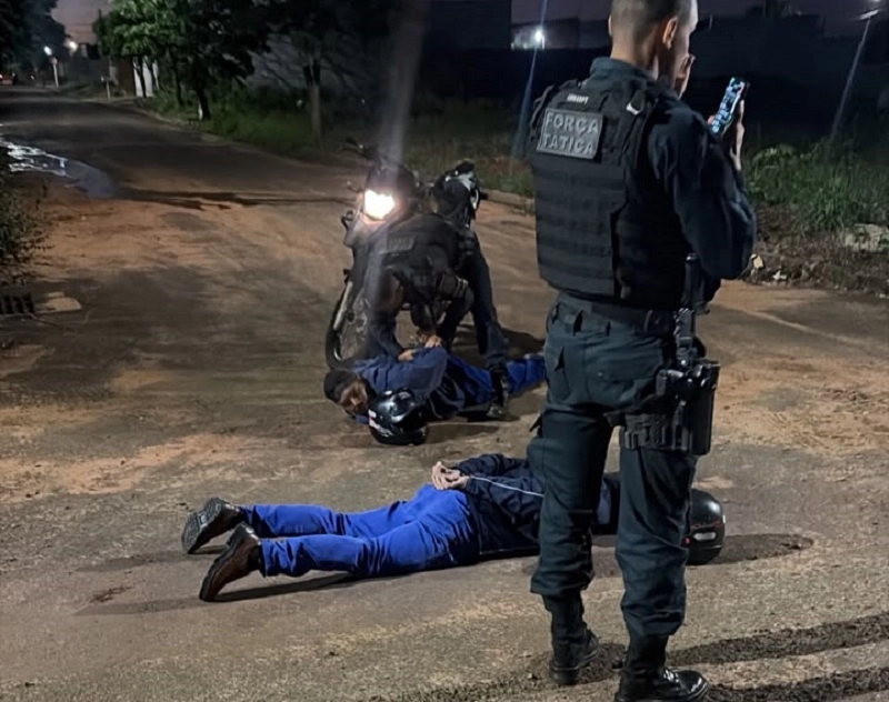 Dupla é presa com cocaína e R$ 1,4 mil em Nova Andradina