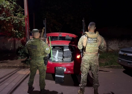 PF apreende 329 kg de maconha e prende dois homens em Mundo Novo