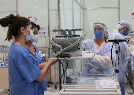 Estudo aponta esgotamento emocional e burnout de médicos de UTI