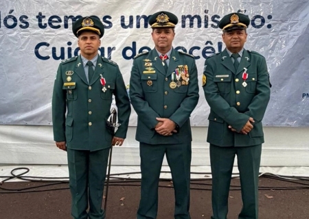 Policiais do 8º BPM e juiz de Nova Andradina recebem Insígnia do Mérito